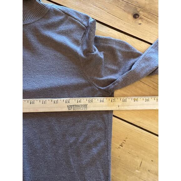 Chico's Women's Turtleneck pullover sweater. greyish/brown color. Size 0 - Picture 5 of 6